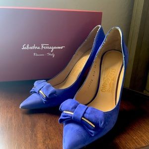 Salvatore Ferragamo Runa 100 Zaffiro VI suede calf, size 6.5 B